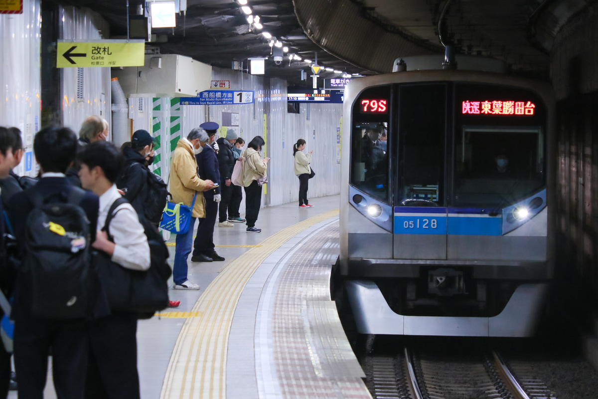 東京メトロ 深川検車区 05系 05-128F