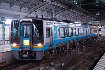 JR四国2000系2153を高松駅で撮影した画像