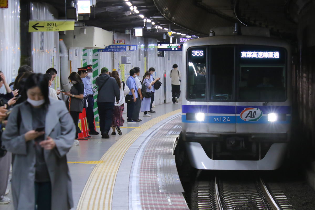 東京メトロ 深川検車区 05系 05-124F