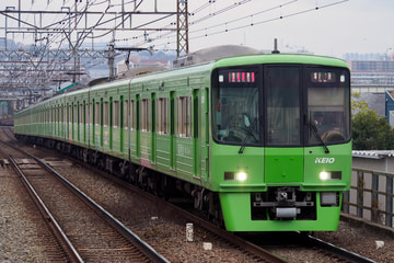 京王電鉄8000系8713Fを分倍河原駅で撮影した画像