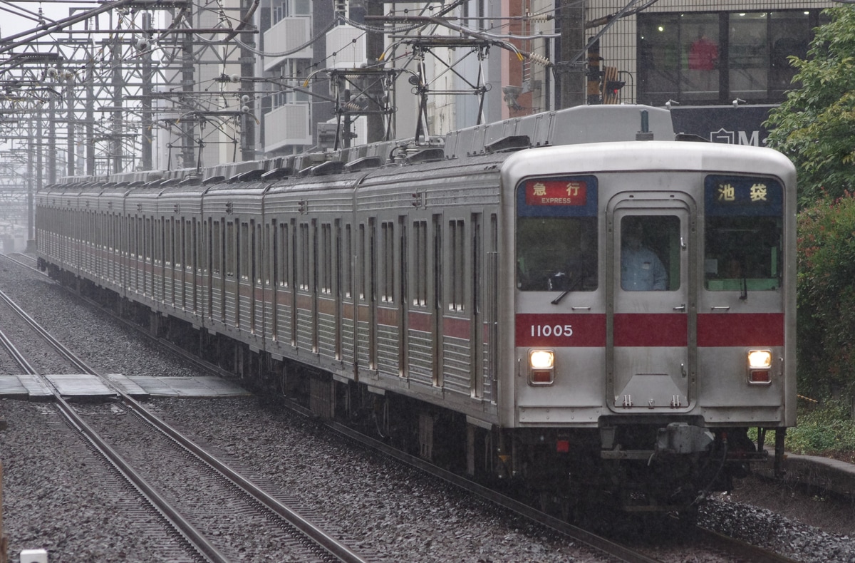 東武鉄道 森林公園検修区 10000型 11005F