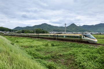 JR四国 8000系 詫間～みの間付近