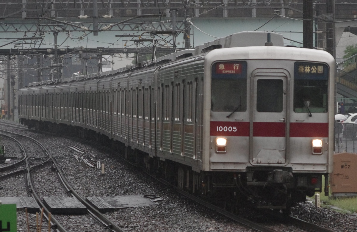 東武鉄道 森林公園検修区 10000型 11005F