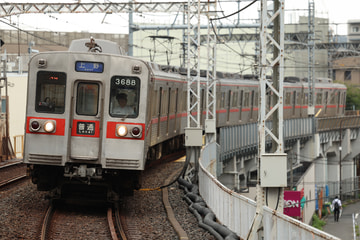 京成電鉄3600形3688編成を町屋駅で撮影した画像