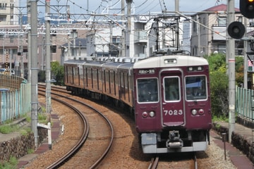 阪急電鉄 7000系 甲東園駅付近