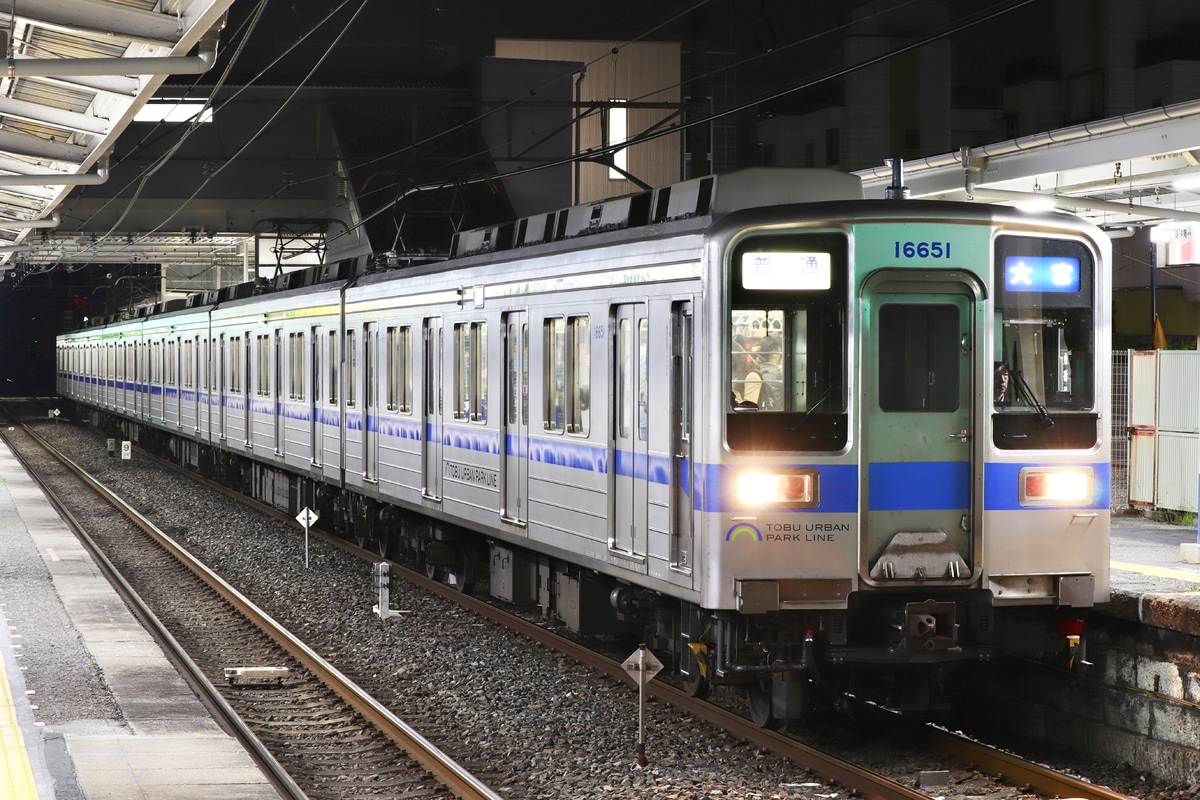 東武鉄道  10000系10050型 11651F