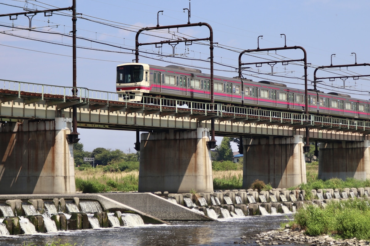 京王電鉄  8000系 8702F
