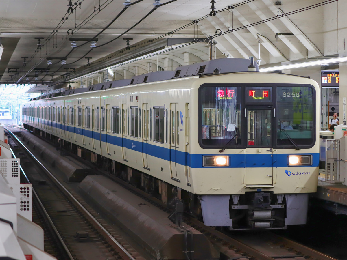 小田急電鉄  8000形 8258F
