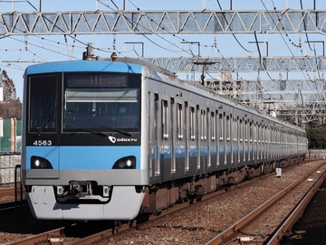 小田急電鉄4000形4063Fを和泉多摩川駅で撮影した画像