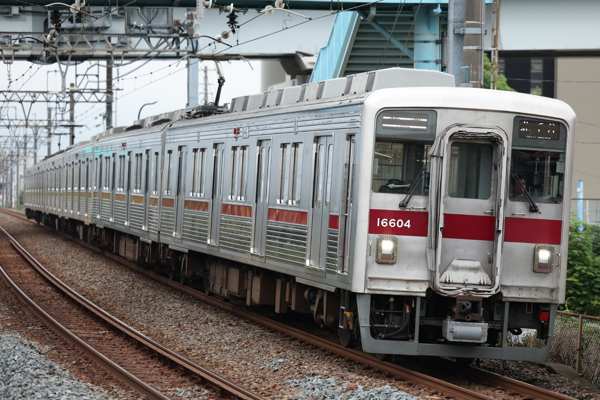 東武鉄道  10000系 11604F