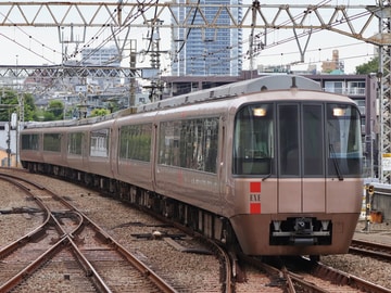 小田急電鉄30000形30255Fを町田駅で撮影した画像