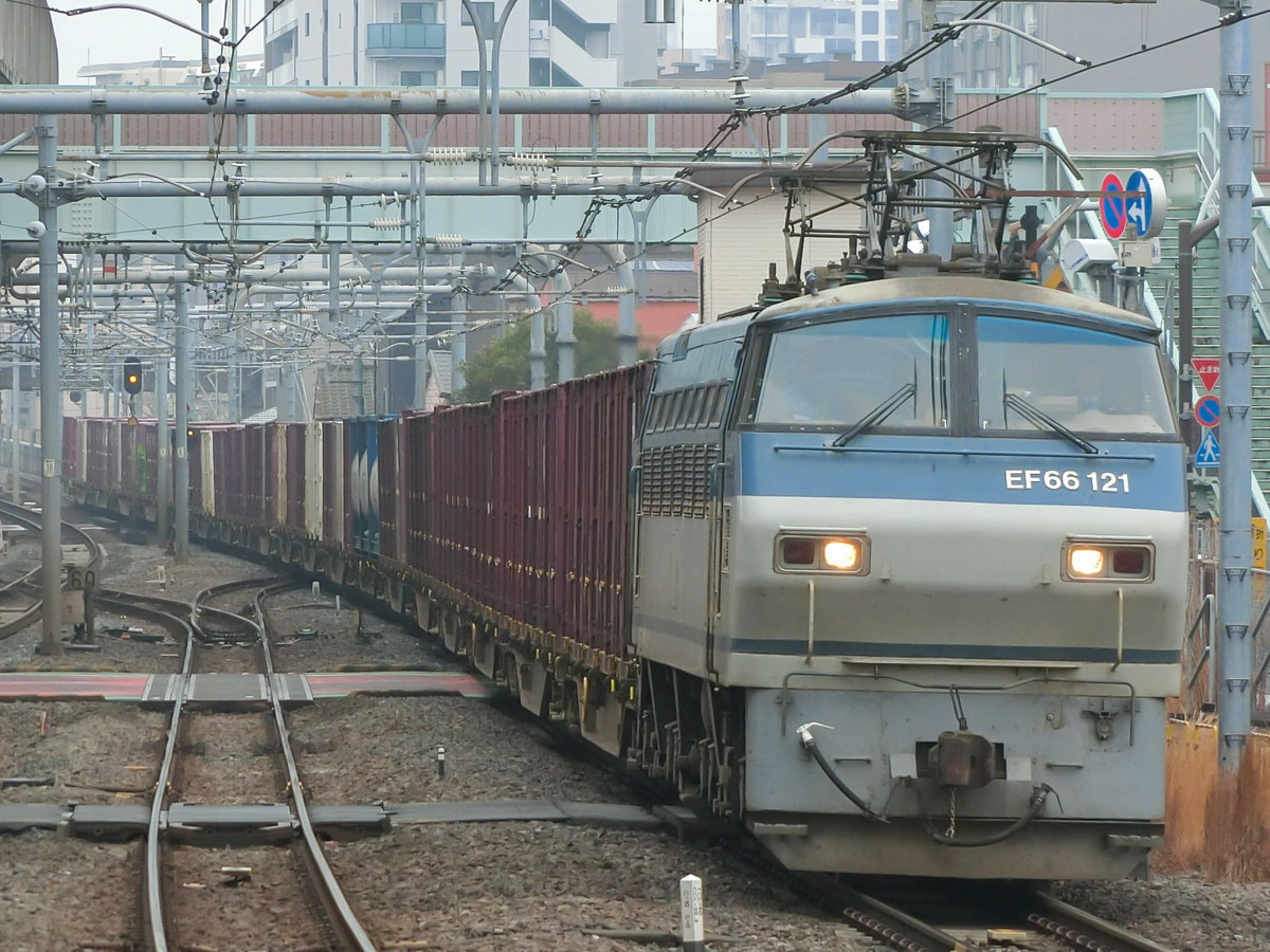 JR東日本  EF66形 121