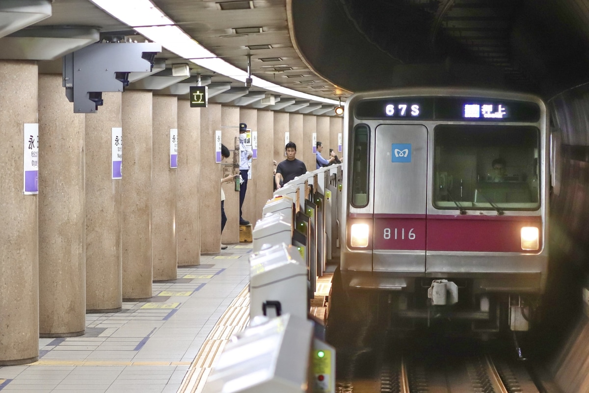 東京メトロ  8000系 8116F