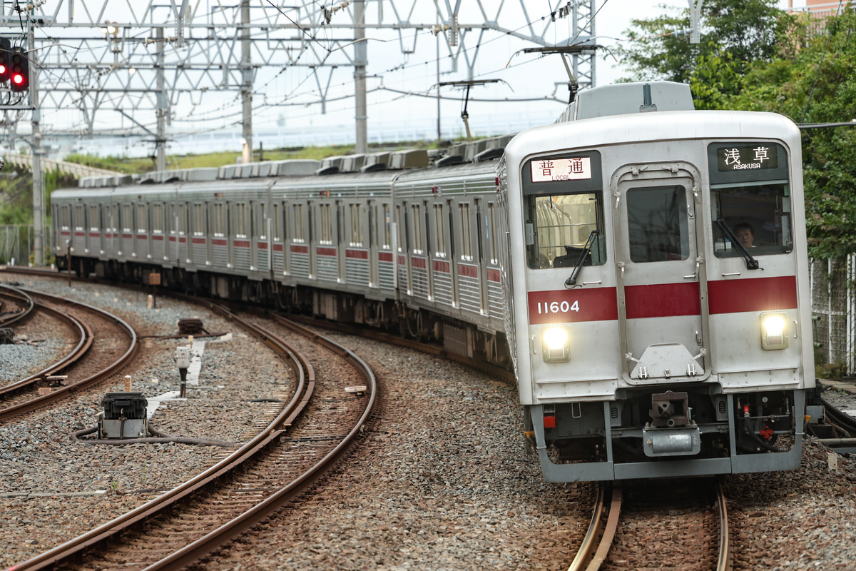 東武鉄道  10000系 11604F