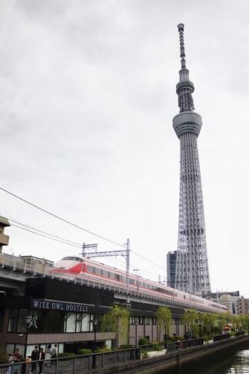 東武鉄道100系109Fを東京スカイツリー～浅草間で撮影した画像