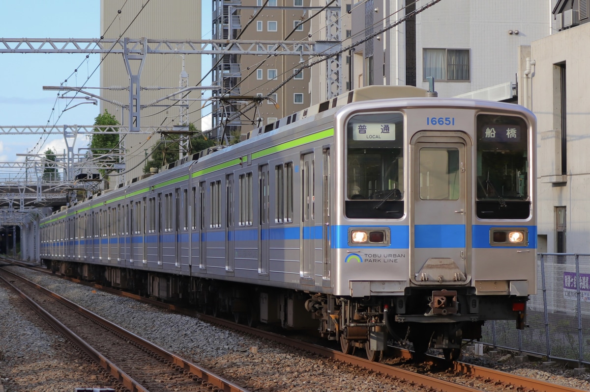 東武鉄道  10000系10050型 11651F