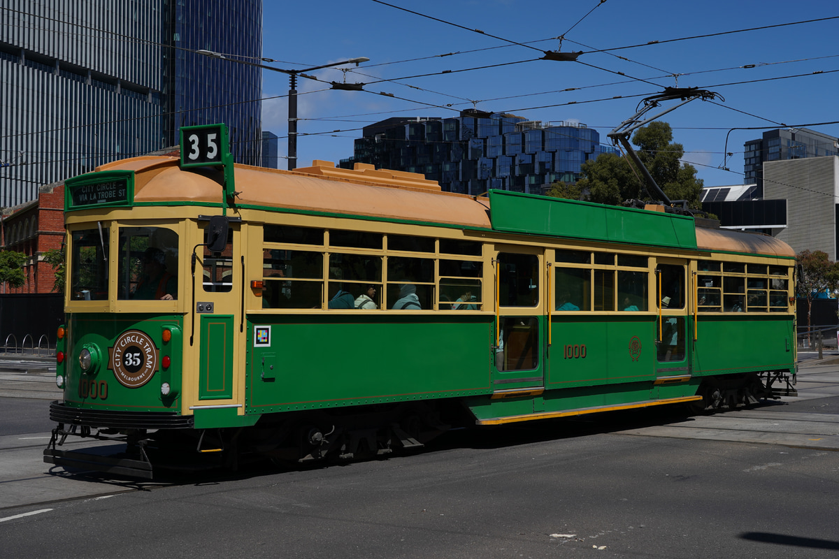 Yarra Trams  W8 class No.1000