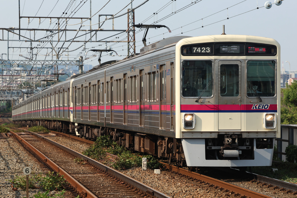 京王電鉄  7000系 7423F