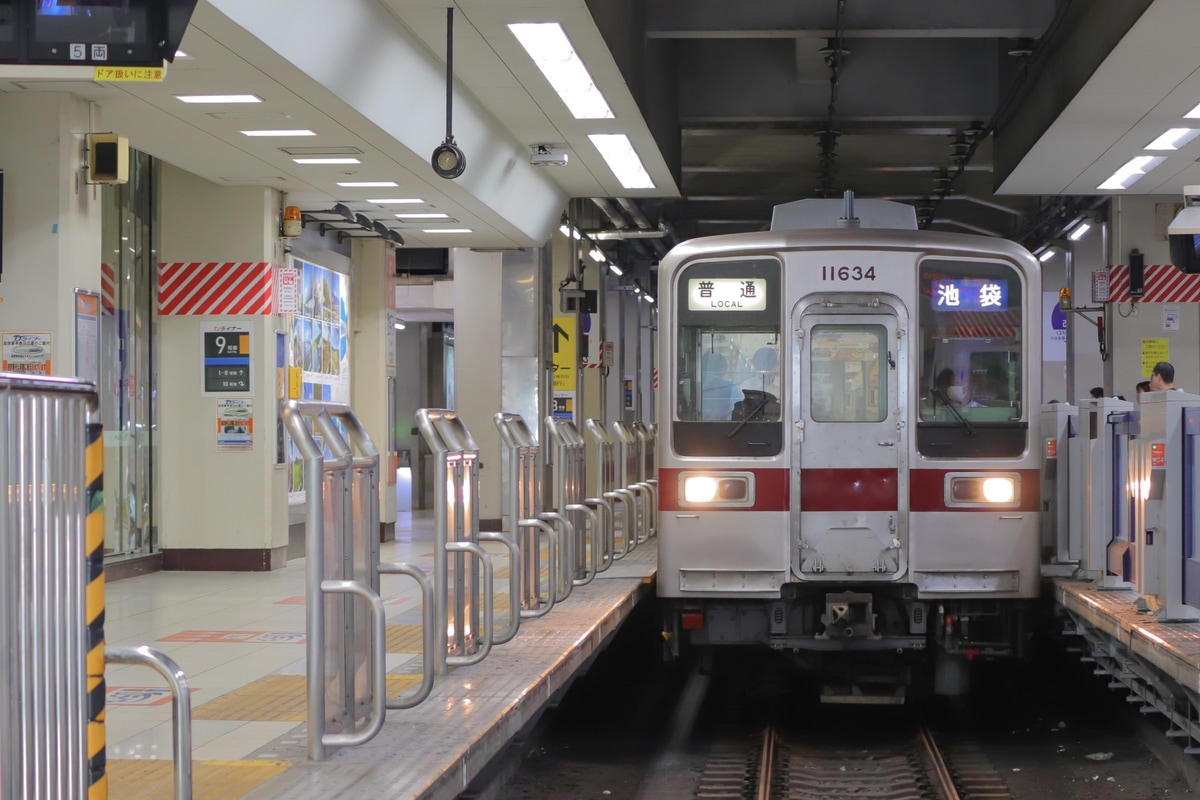東武鉄道  10000系10030型 11634F