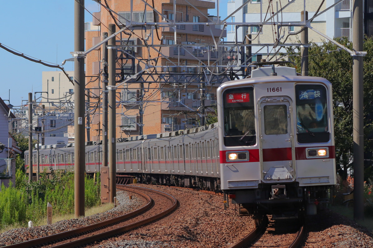 東武鉄道  10000系10030型 11661F