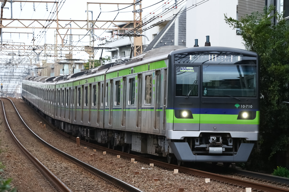 東京都交通局 大島車両検修場 10-300形 10-710f