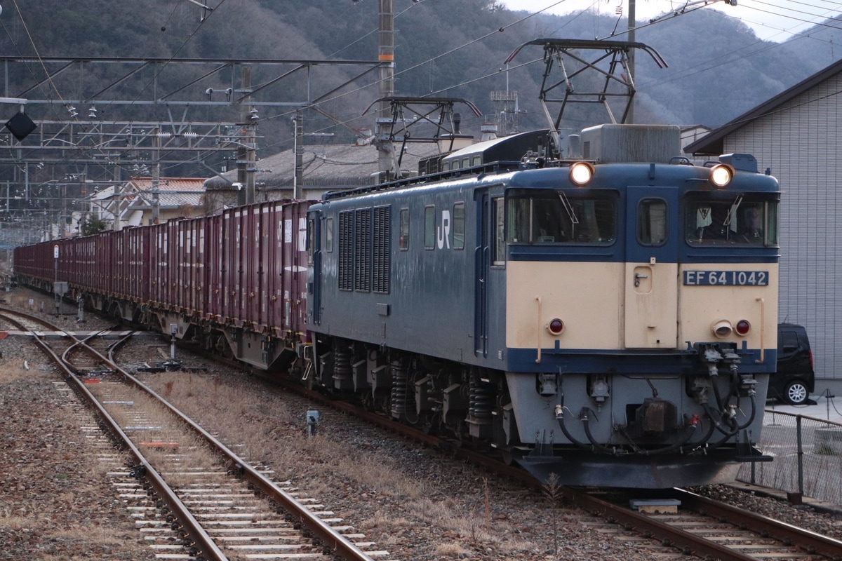 JR貨物  EF64 1042