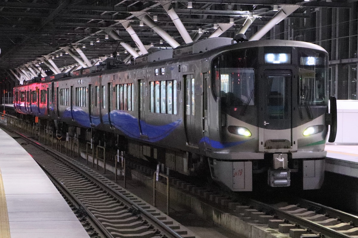 あいの風とやま鉄道  521系 AK19編成