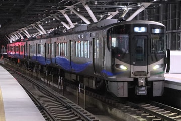 あいの風とやま鉄道521系AK19編成を富山駅で撮影した画像