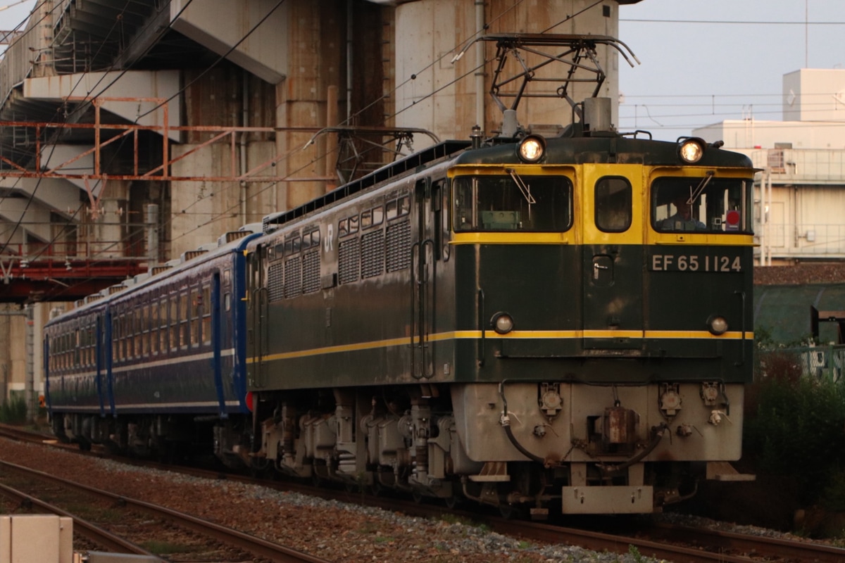 JR西日本  EF65 1124