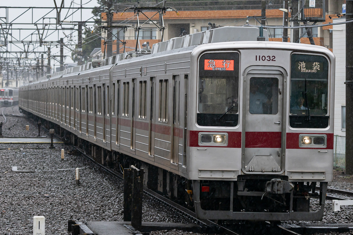 東武鉄道  10030系 11032F