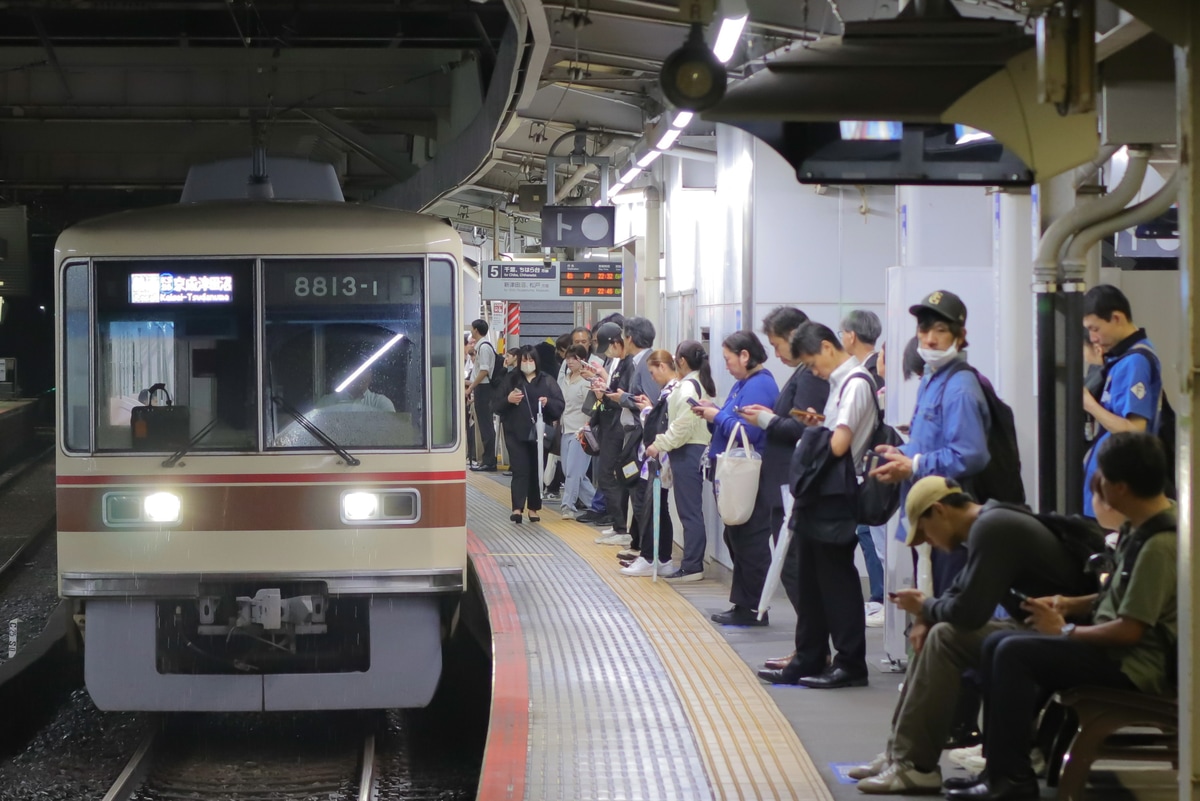 京成電鉄  8800形 8813F