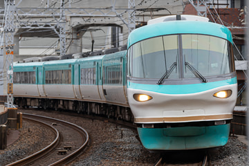 JR西日本283系ヒネHB602編成を美章園駅で撮影した画像
