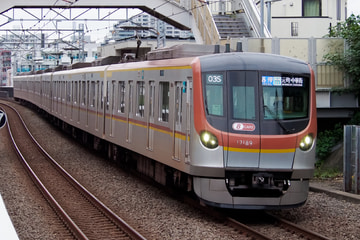 東京メトロ 17000系 綱島駅付近