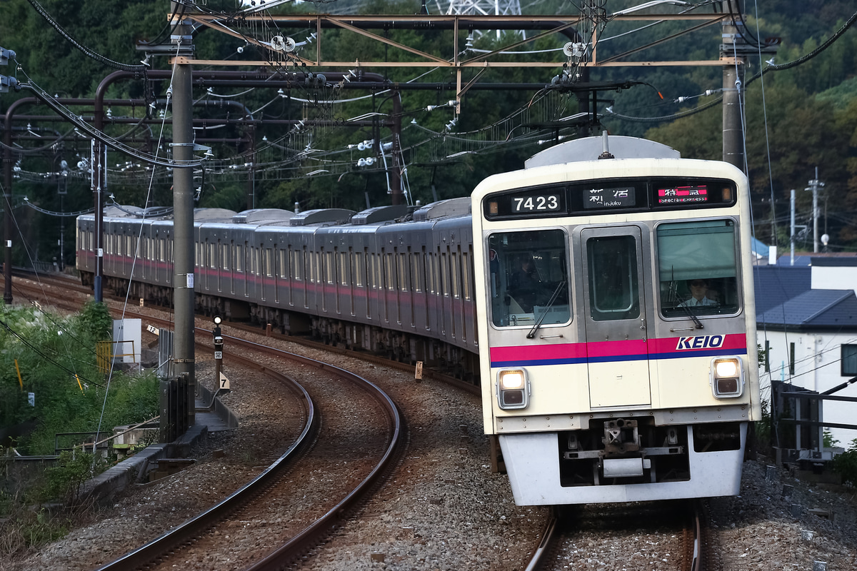 京王電鉄 若葉台検車区 7000系 7423f
