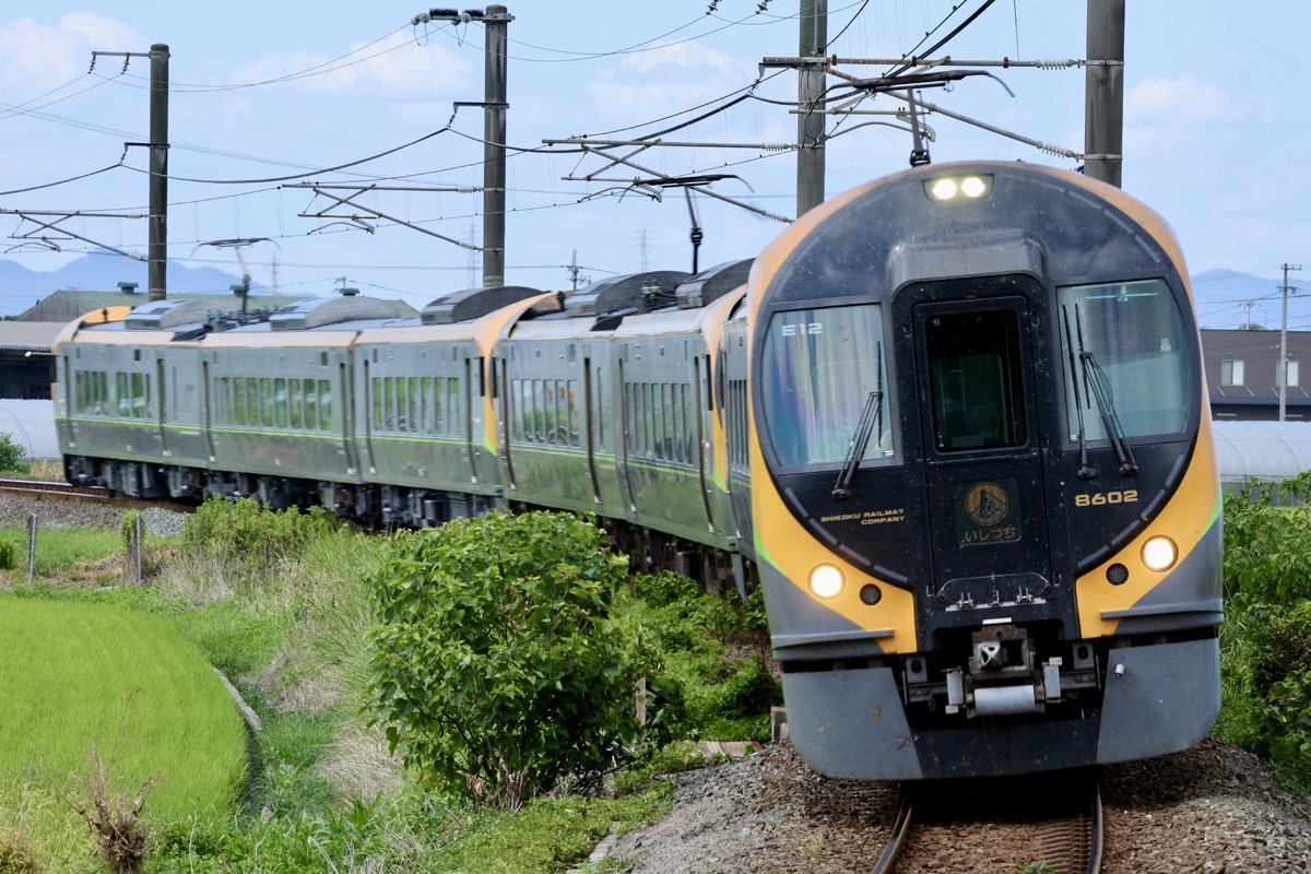 JR四国 松山運転所 8600系 E12編成