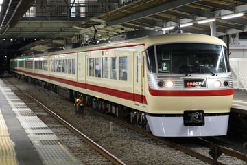 西武鉄道 10000系 不明付近
