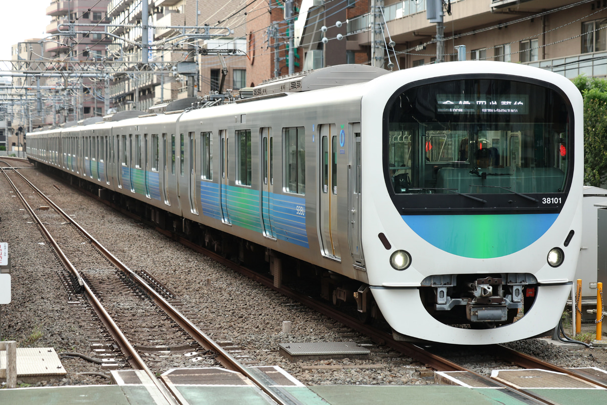 西武鉄道  30000系 38101F