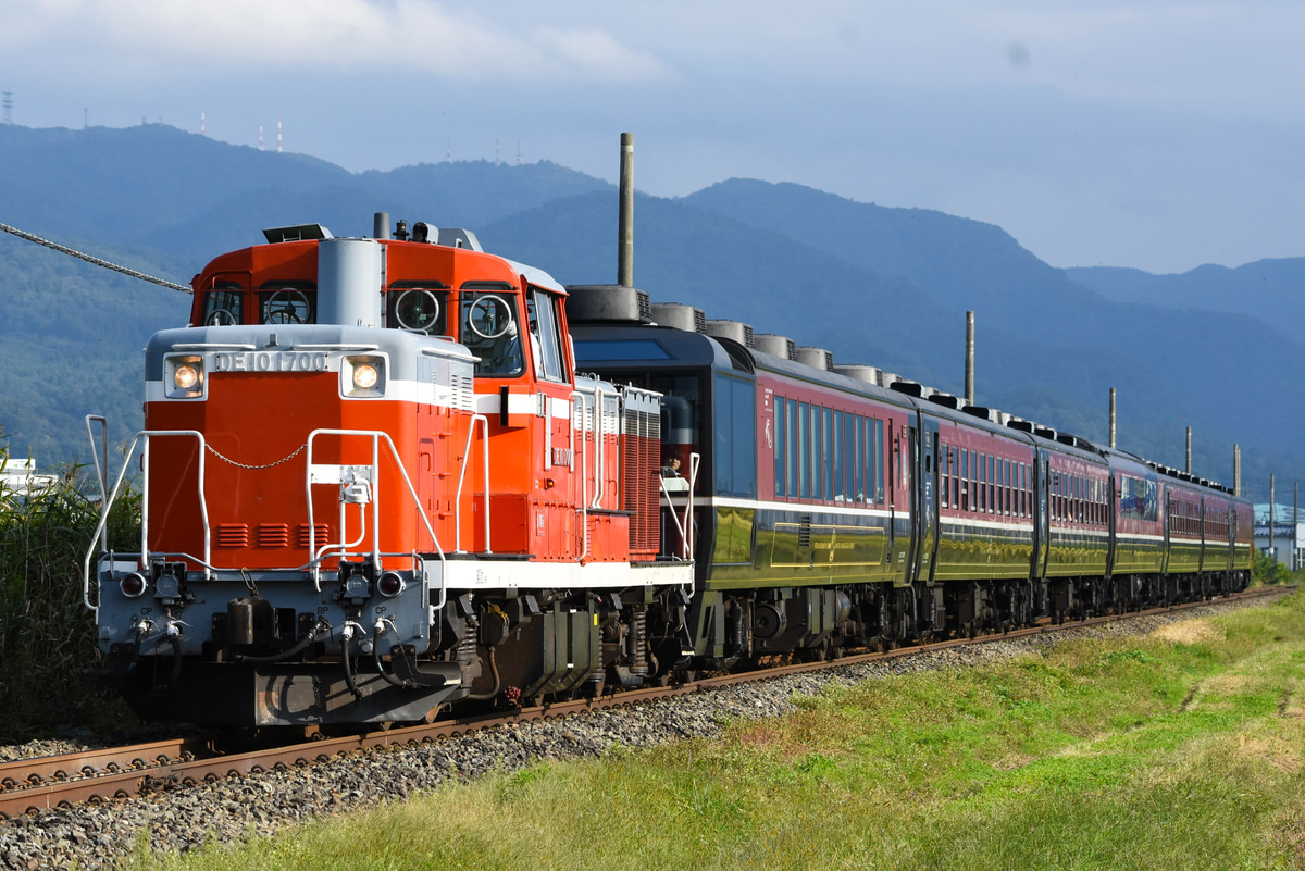 JR東日本  DE10 1700