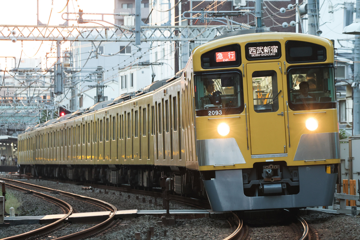 西武鉄道  2000系 2093F