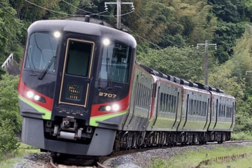JR四国 2700系 塩入～琴平間付近