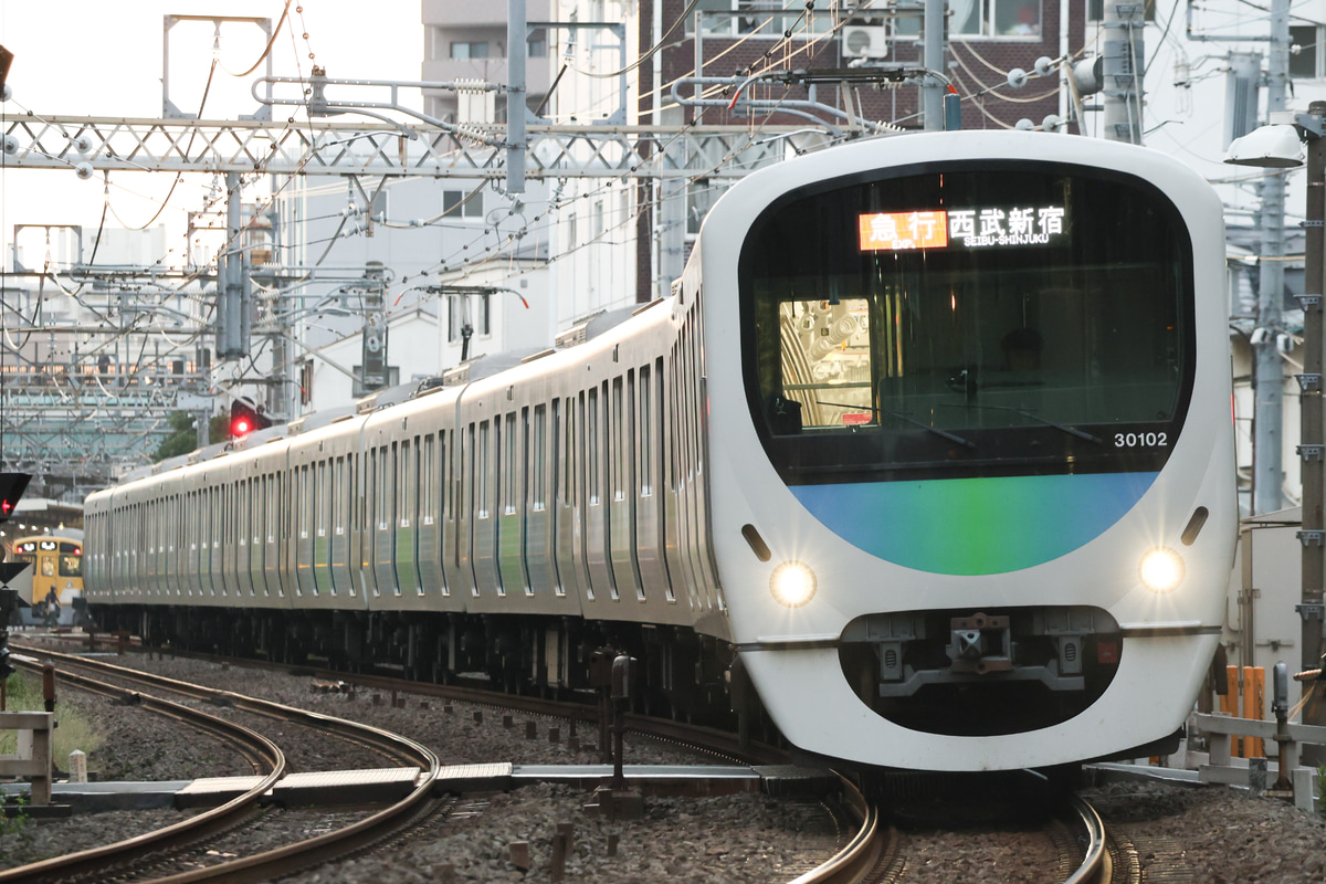 西武鉄道  30000系 30102F