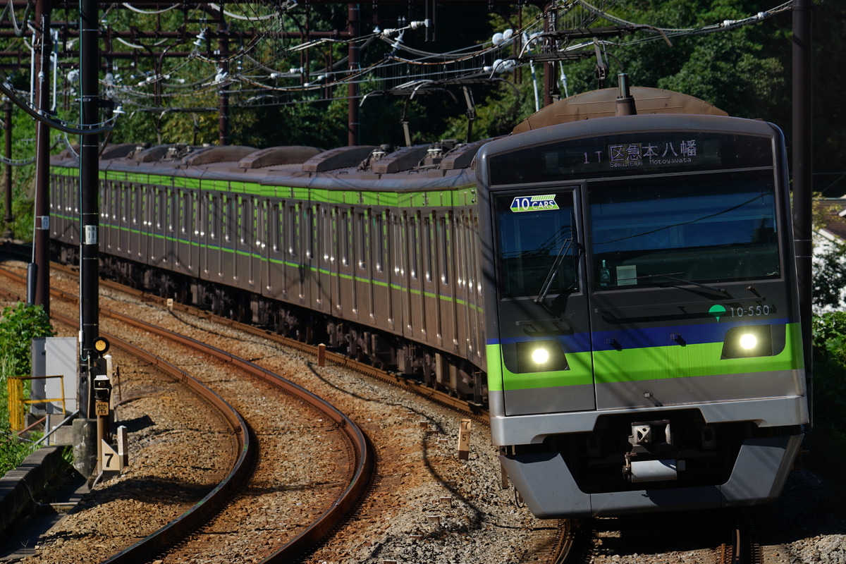 東京都交通局 大島車両検修場 10-300形 10-550F