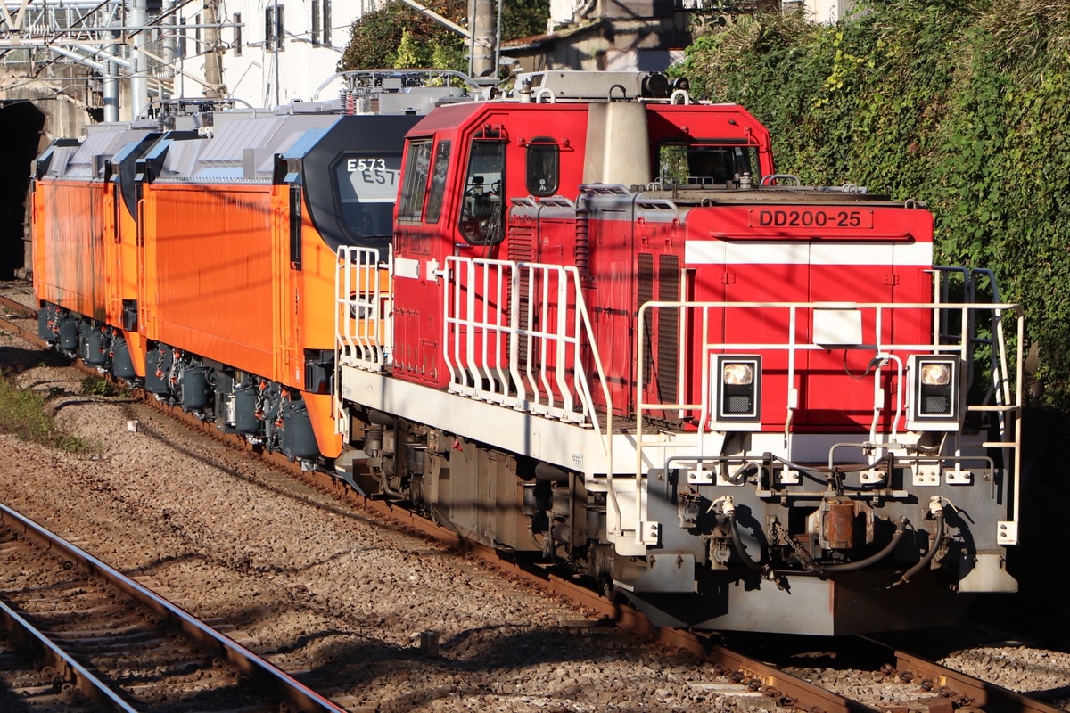 JR貨物  DD200 25
