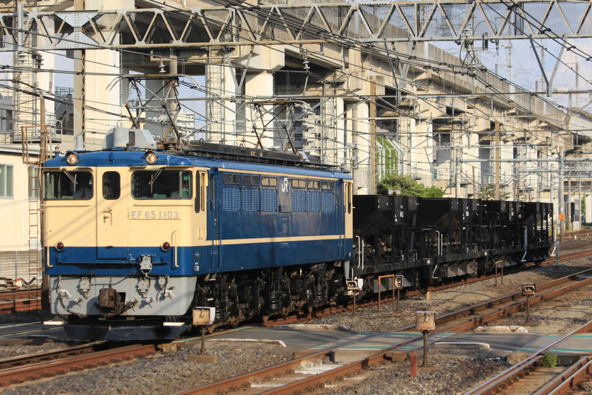 田端運転所 EF65 1103